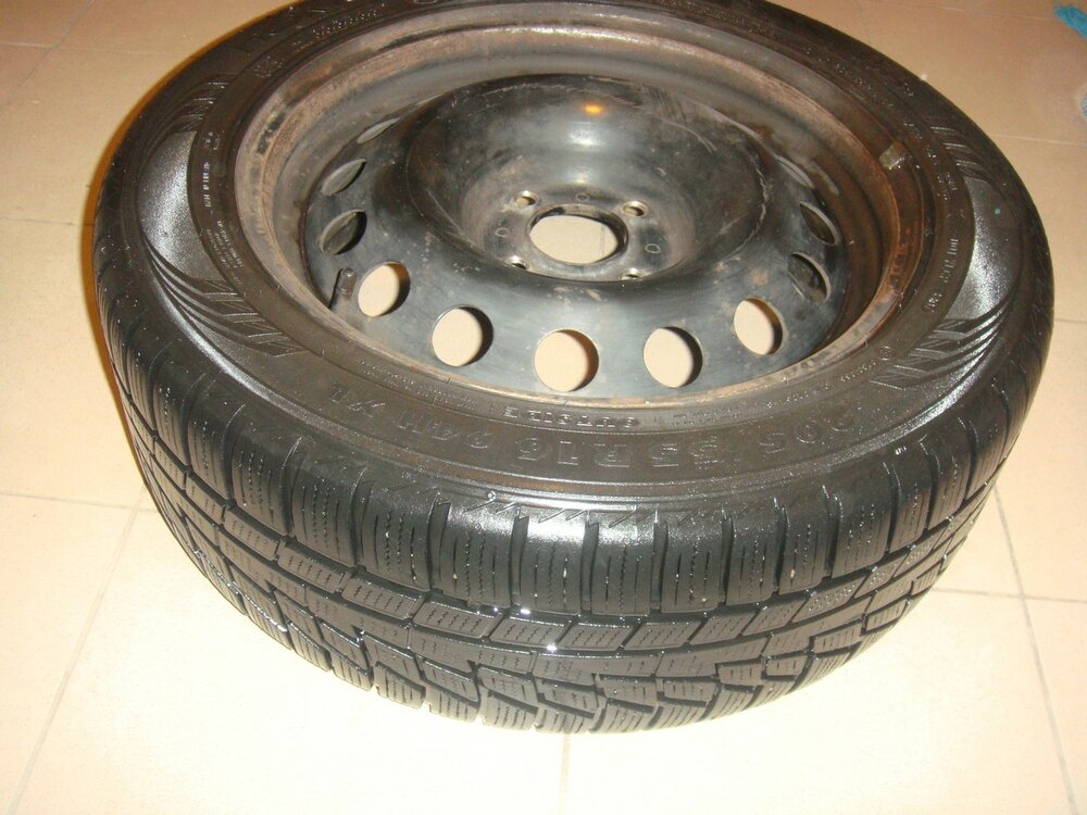 1257173393_Nokian205.55R16_00004.thumb.jpg.a0fa153957a1a5b3a8a4b174cea1c9c8.jpg