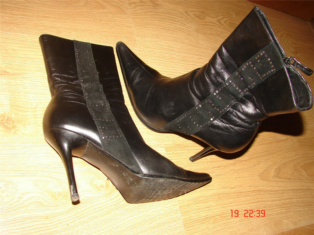 1836992702_Bootsfemale2.thumb.JPG.e7f2f61f35d59787287b3403db017a82.JPG