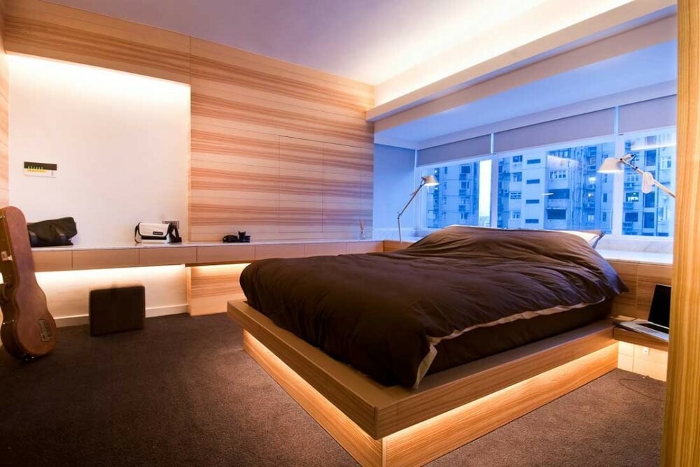Beautiful-Wood-Bed-with-Looks-Stacking-Decor-1024x685.thumb.jpg.0d8a628d6f065c4e8853a7c9a36528f0.jpg