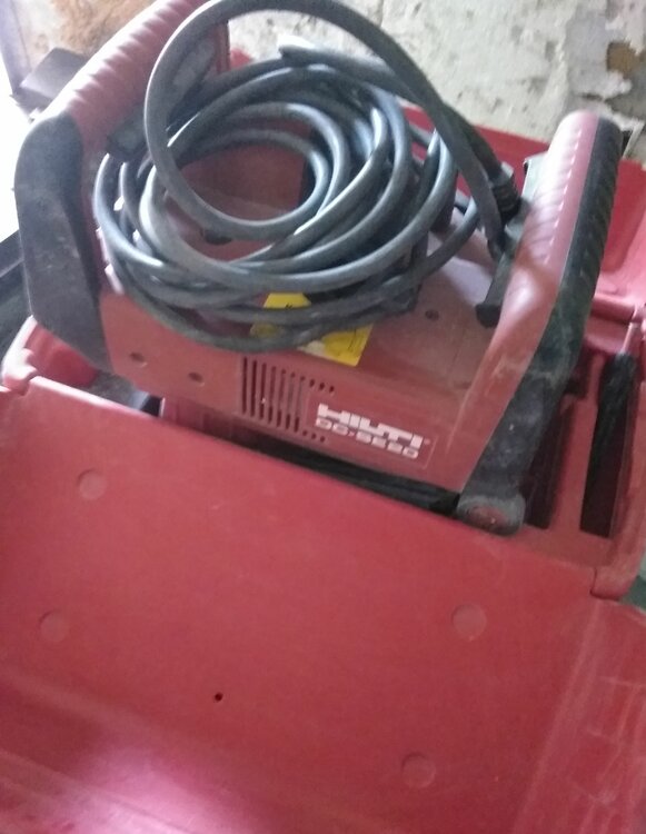 Hilti_DC-SE-20_3.thumb.jpg.3f4450f77318f77bfa8b475060cdc224.jpg