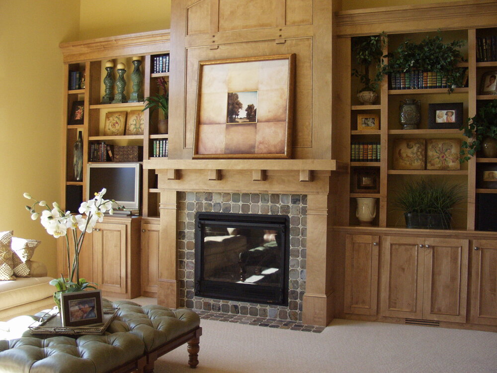 Living-room-fireplace-with-wooden-shelf.thumb.jpg.e5e4fc0368f907dc880e7057c1517dfe.jpg