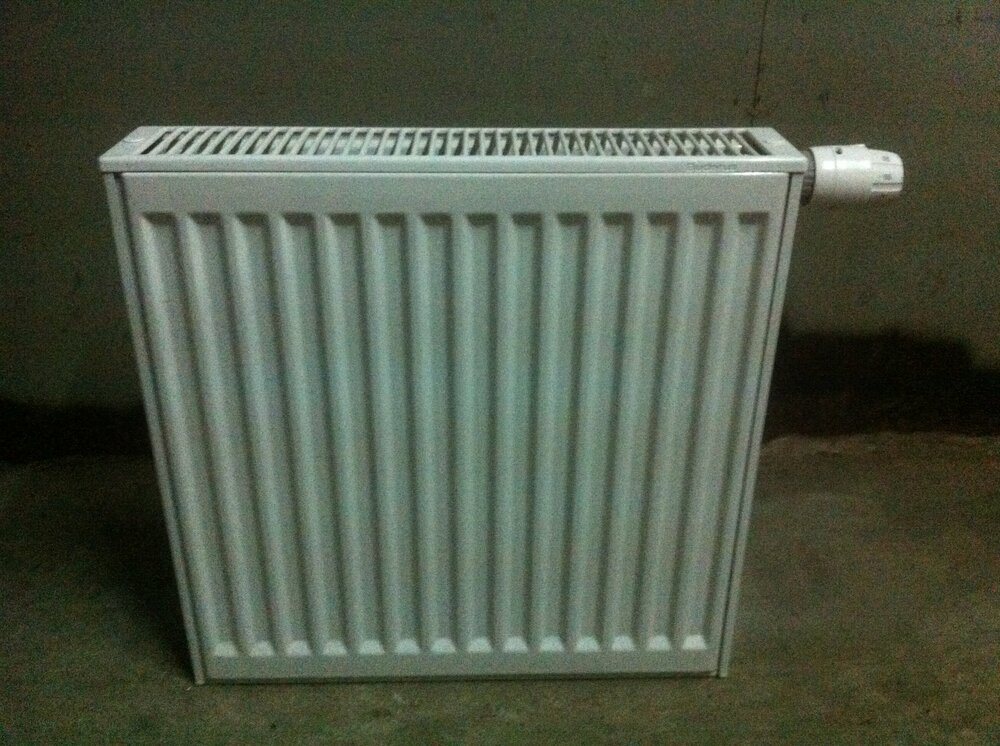 Radiator.1448436207.thumb.jpg.0c760bb9ec82a8afd64c3fe548b8022a.jpg