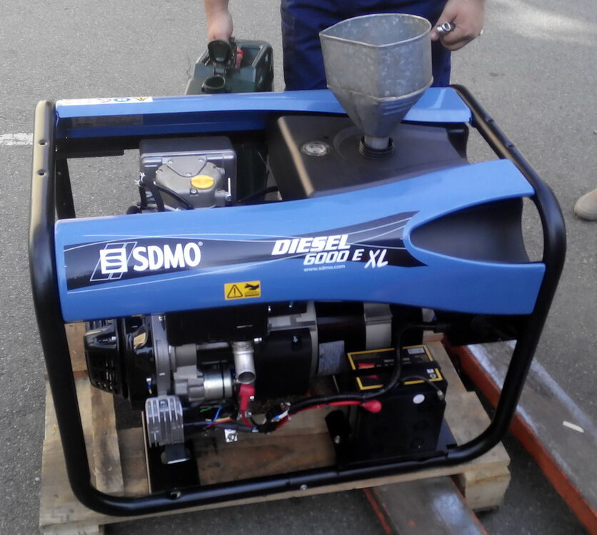 SDMO_Diesel_6000_E-XL-04.thumb.jpg.85510bf344bbeaa3ec37472feb959b0c.jpg