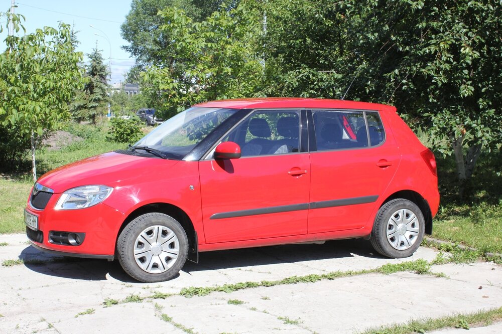 SkodaFabiaNew_01.thumb.jpg.fd3048cae213956ad94d0f414a3bfa5a.jpg