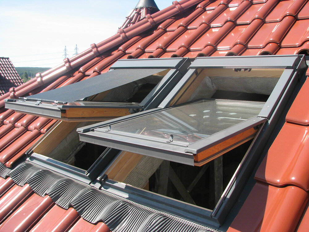 Velux.thumb.jpg.03ecc42cd049b4253d1ea886be38ab29.jpg