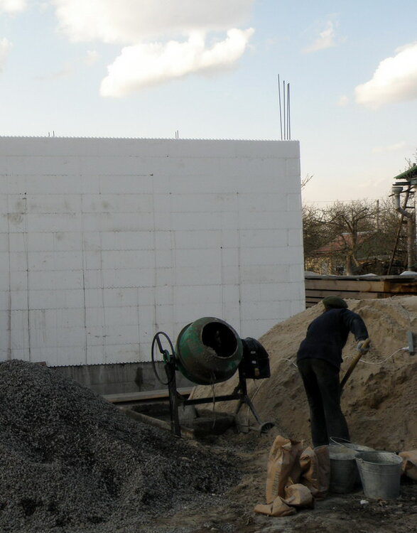 beton.thumb.jpg.4e660b6b624ee9e146c1b278c3eca6d9.jpg