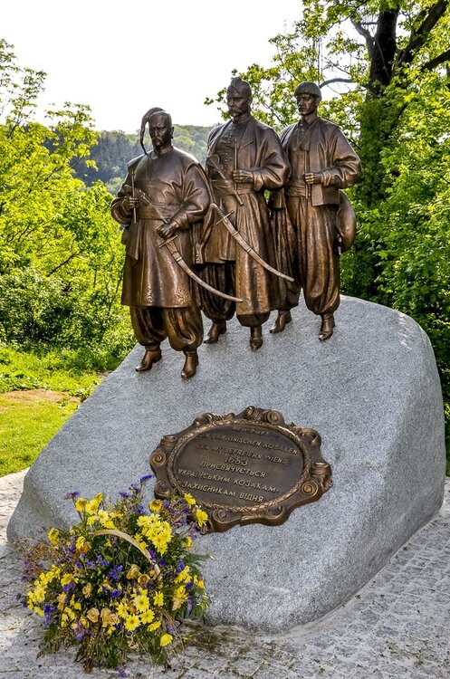 cossacks-monument-leopoldsberg-vienna-0474.thumb.jpg.0f4b88f0f76034f0e44e2eaa9f863b9d.jpg