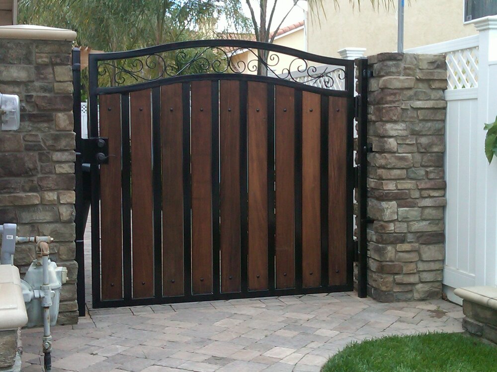 custom-gates-5.thumb.jpg.a4530bc0b9c946b73b2fe176a5de1b23.jpg