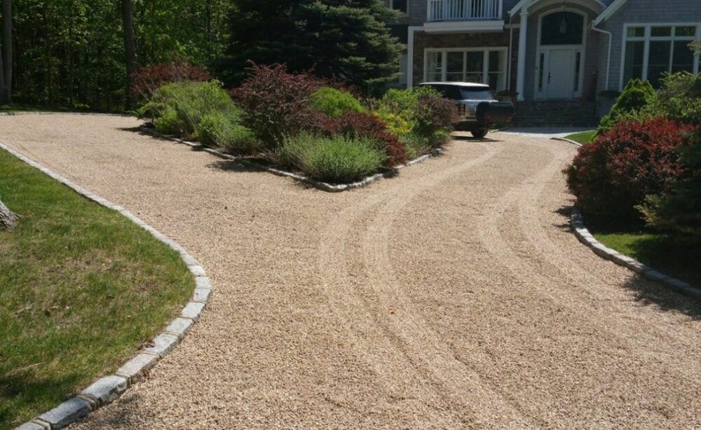 gravel-driveway-ideas-hamptonsmasonry-1024x629.thumb.jpg.3e4a2bc2a5eec949eb569656e620ecaa.jpg