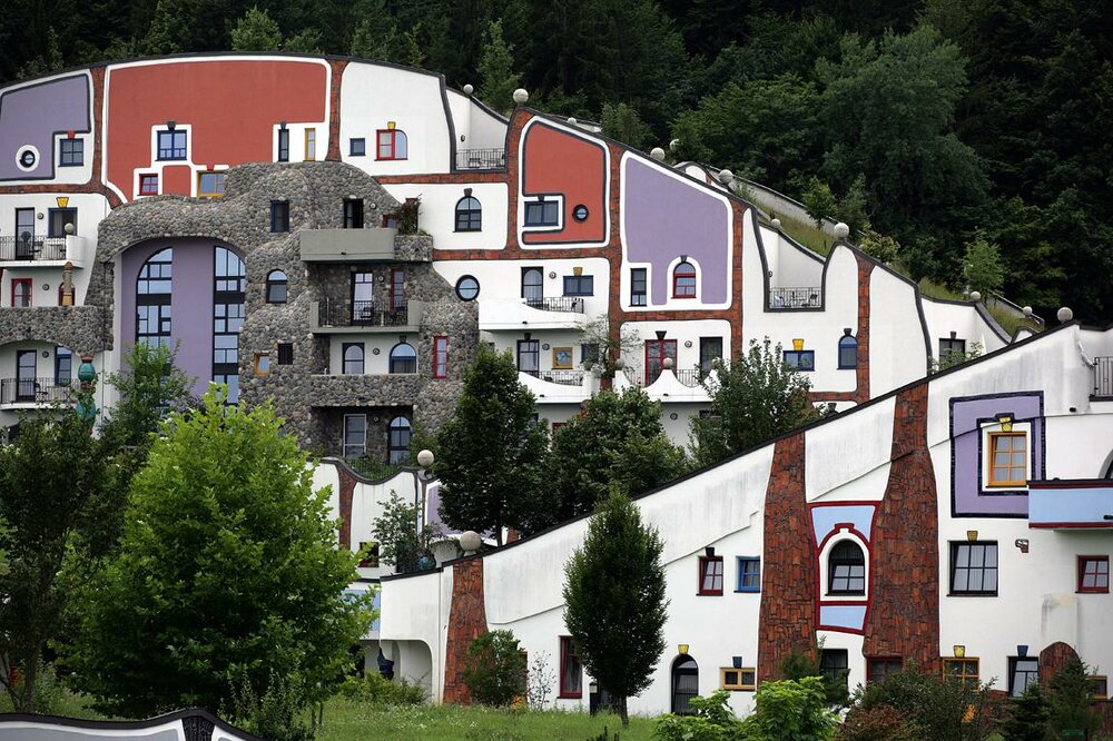 hundertwasser20shifted20hill20houses.thumb.jpg.36b584955c972d7ccac01ea361f9794d.jpg