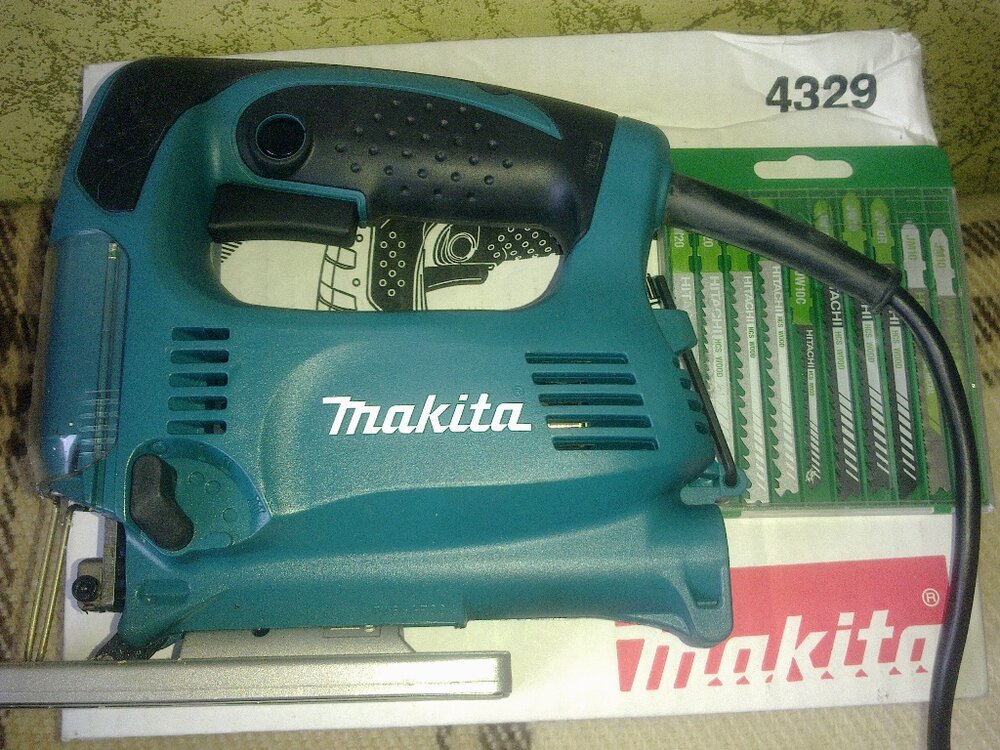 makita.thumb.jpg.652be77ad136b75452315ff2fa8ff4f0.jpg