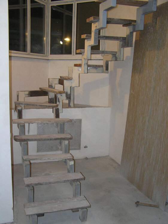 stairs.thumb.jpg.7facd8b585f9fec5baa2232a35fb620a.jpg