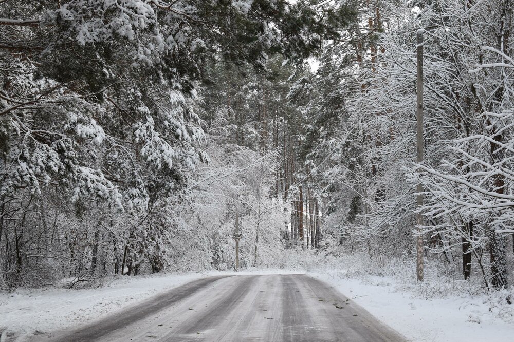 winter_road.thumb.jpg.01bae5f2aee4e7f2e14d321c07f9423f.jpg