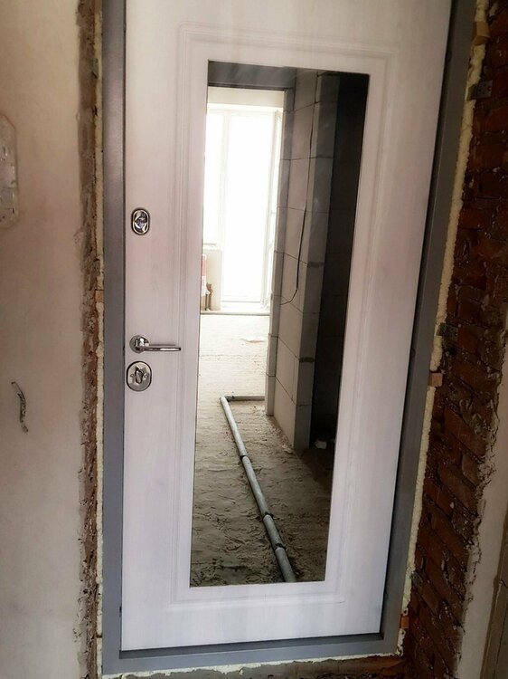 12. С зеркалом внутри.jpg