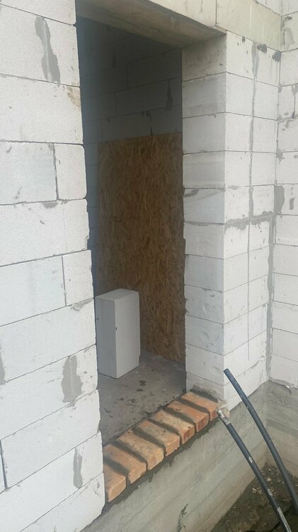 Кипричная кладка под дверь.jpg
