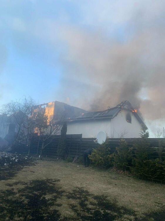 IMG-31f6bbad958fe70015b2cc25b9e2d2ca-V (1).jpg