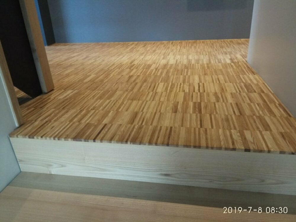 10х8х160 ясень Натур The Hardkiss лестничная площадка 1-2.jpg