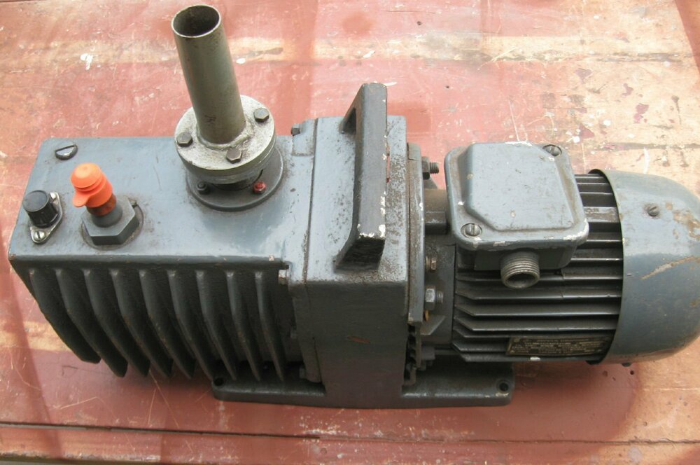 Насос вакум 2.jpg