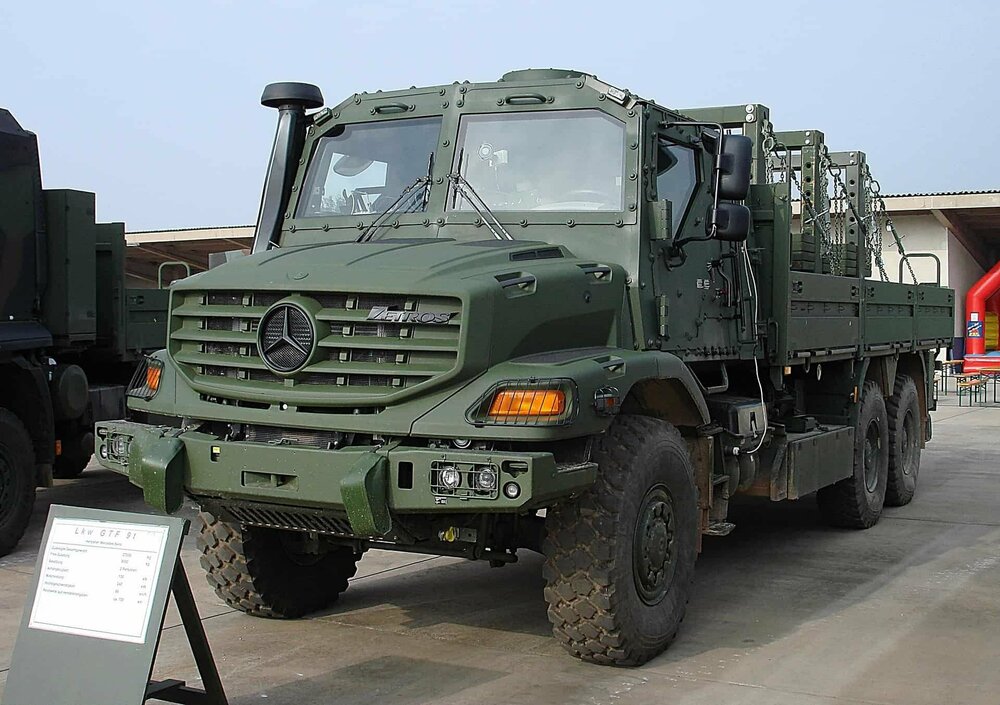 1920px-Mercedes-Benz_Zetros_GTF_6x6.jpeg