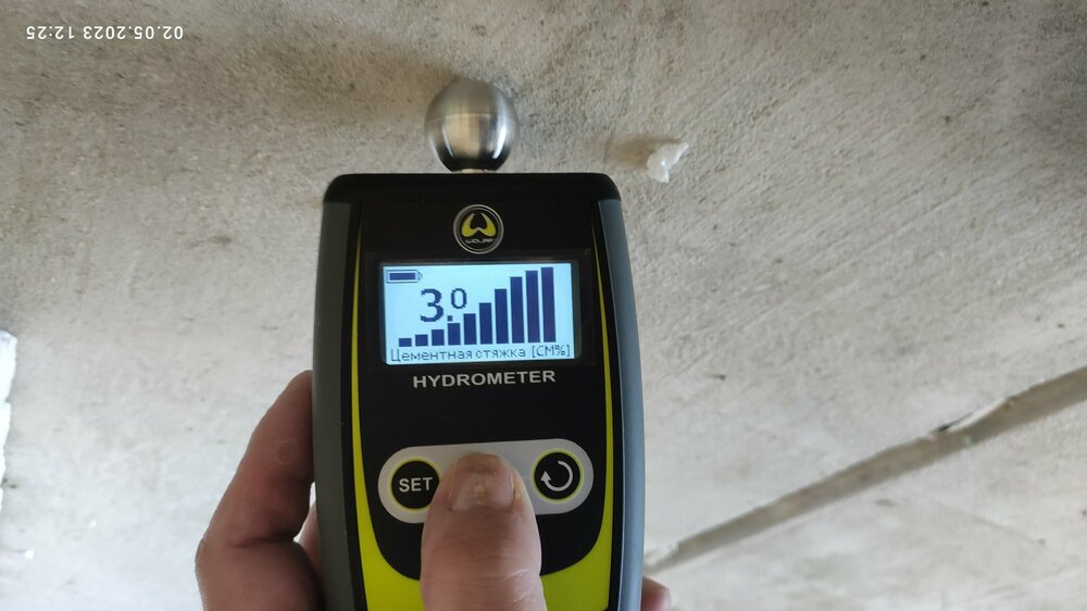 Изменение влажности стяжки прибором измеряющим влажность по DIN 18365 СМ-лаборатория.jpg
