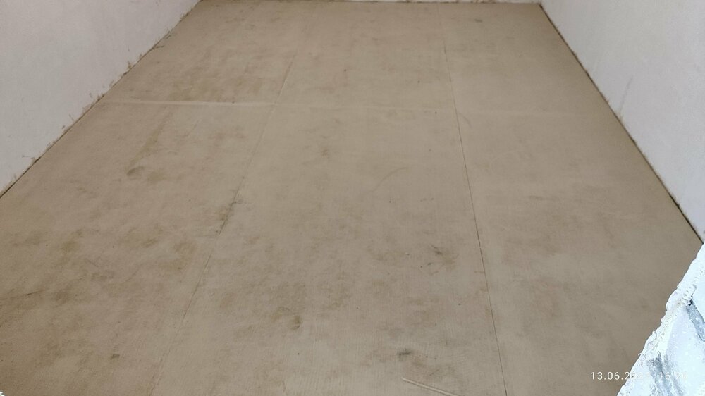 Подготовленное для укладки плитки размером 80х80см основание с разделительной подложкой ТДЕ ПА-1,9мм в 2 слоя.jpg