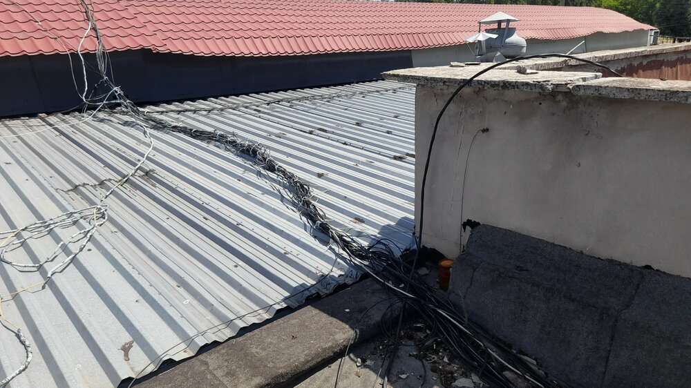 Кабели на кровле (04).jpg