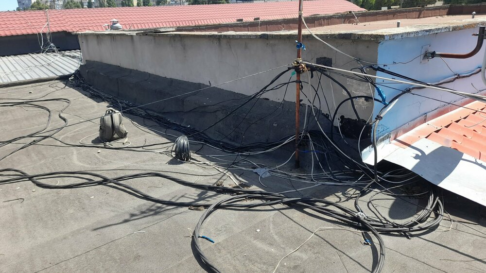 Кабели на кровле (03).jpg