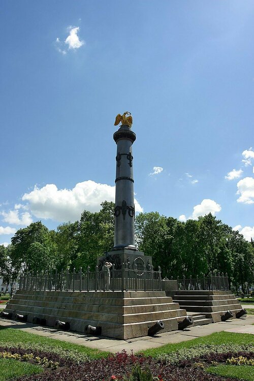 Battle_of_Poltava_monument_01.jpg