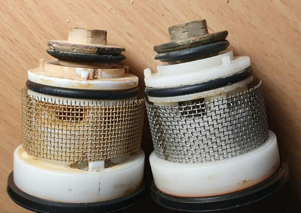 Картріджи холодна та гаряча вода, більше 10 років.jpg