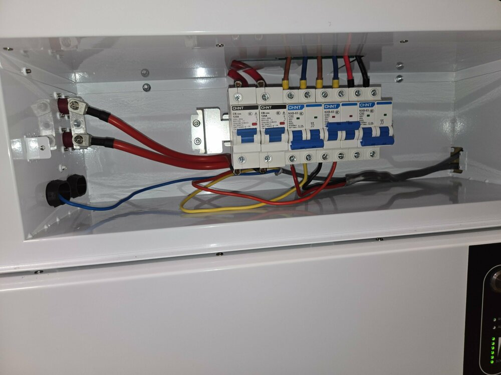 Всередині інвертора.jpg